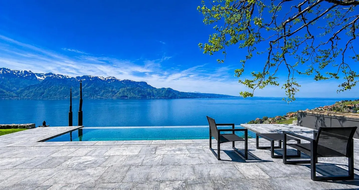 Villa de Luxe avec Vue Époustouflante - Photo 1 sur 11