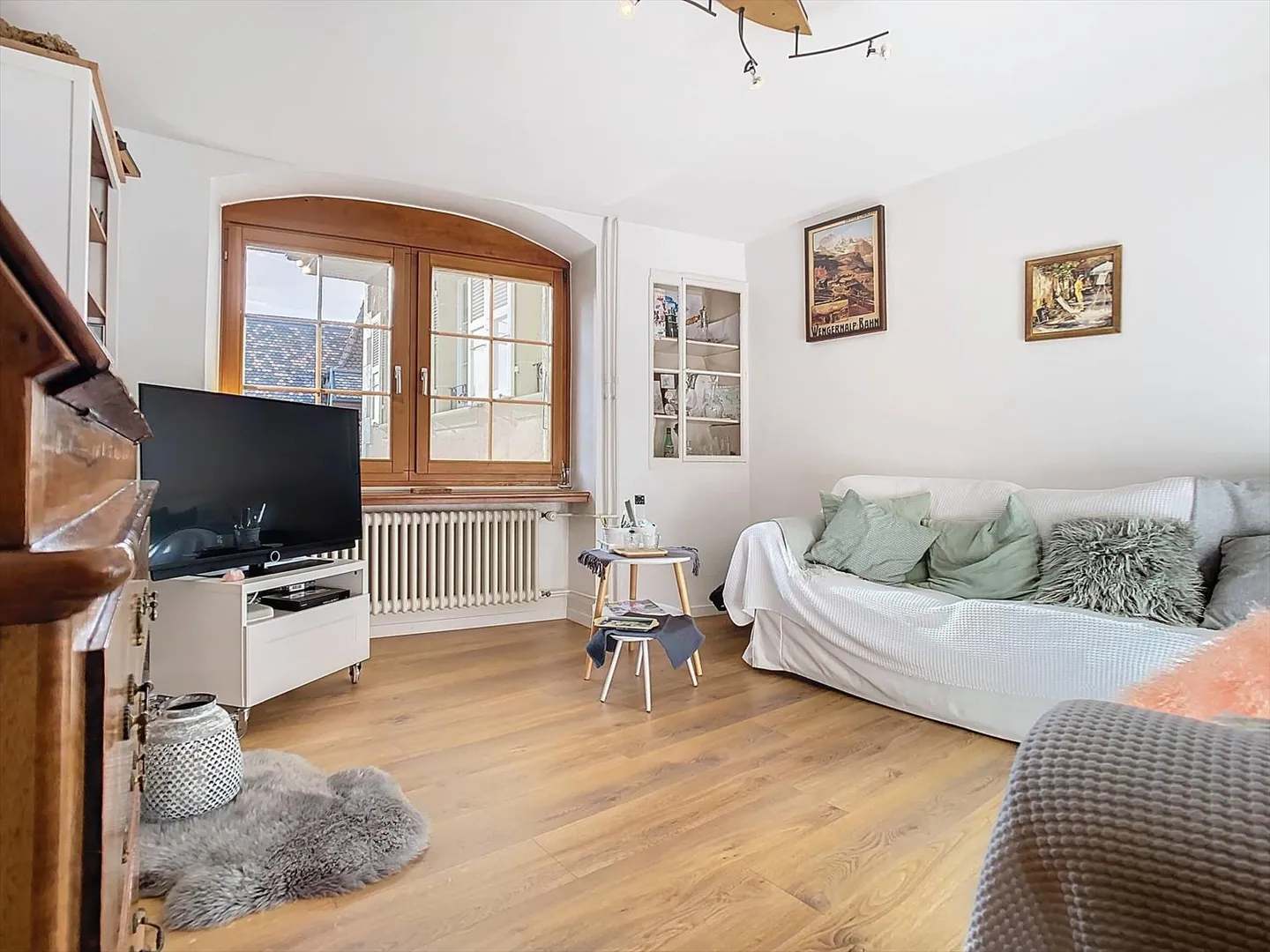 Casa del vignaiolo del XVII secolo nel cuore del villaggio di Cully - Foto 3 di 9