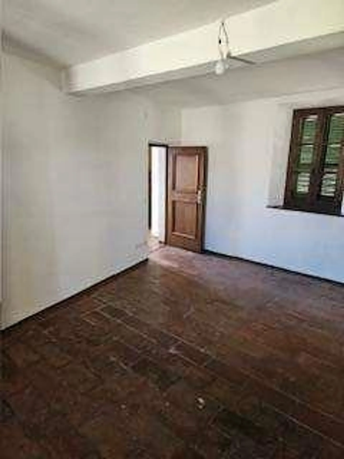 Fascinating rustic to renovate - Photo 4 of 12