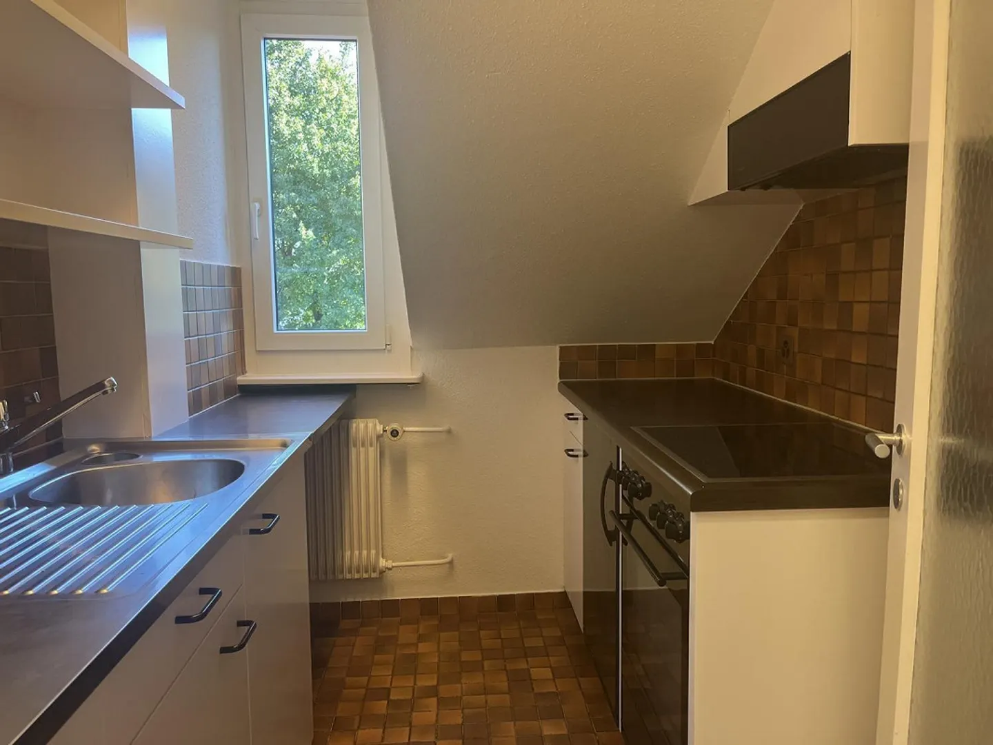 Affordable Apartment for Singles in a Quiet and Central Location - Photo 2 of 5