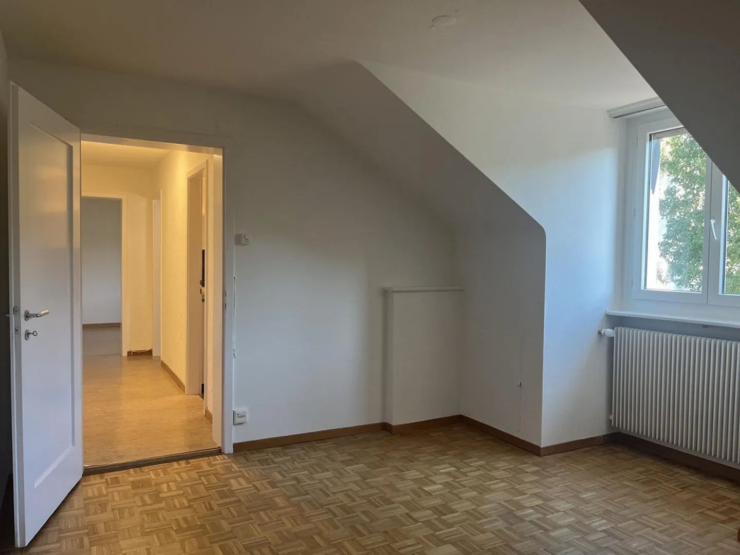 Affordable Apartment for Singles in a Quiet and Central Location - Photo 4 of 5