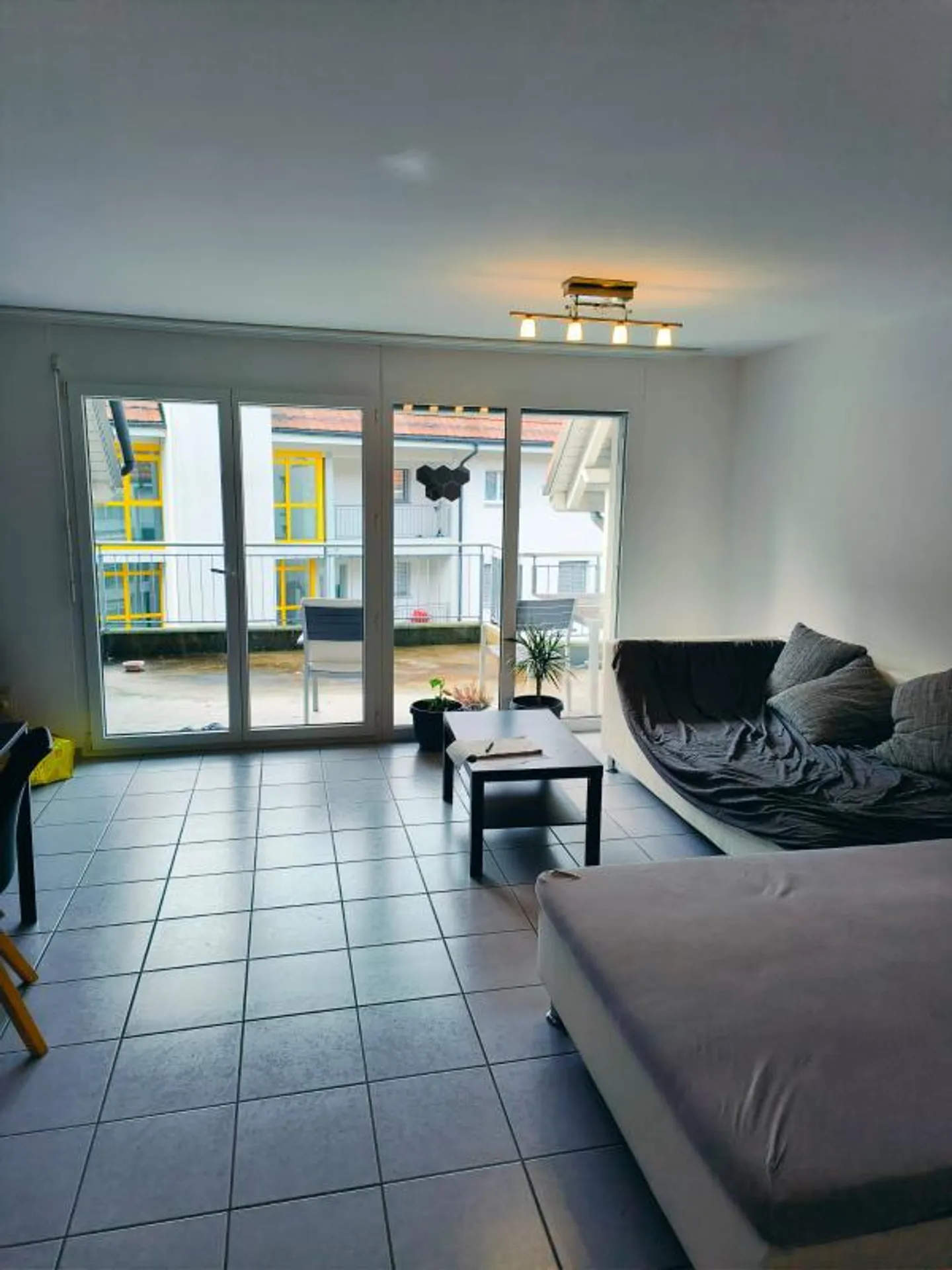 Möbliertes WG-Zimmer in Aarburg – 700 CHF all-inclusive - Foto 2 von 3