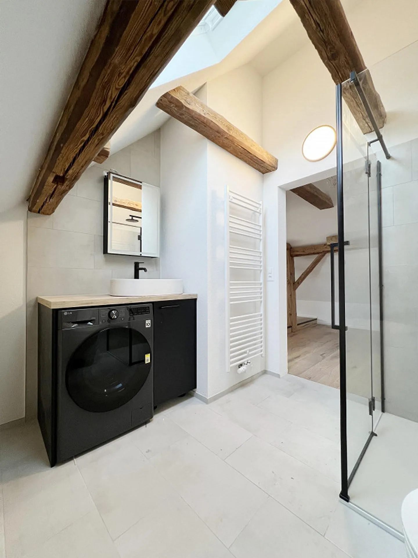 Appartement de style loft cool avec balcon et vue - Photo 8 sur 18