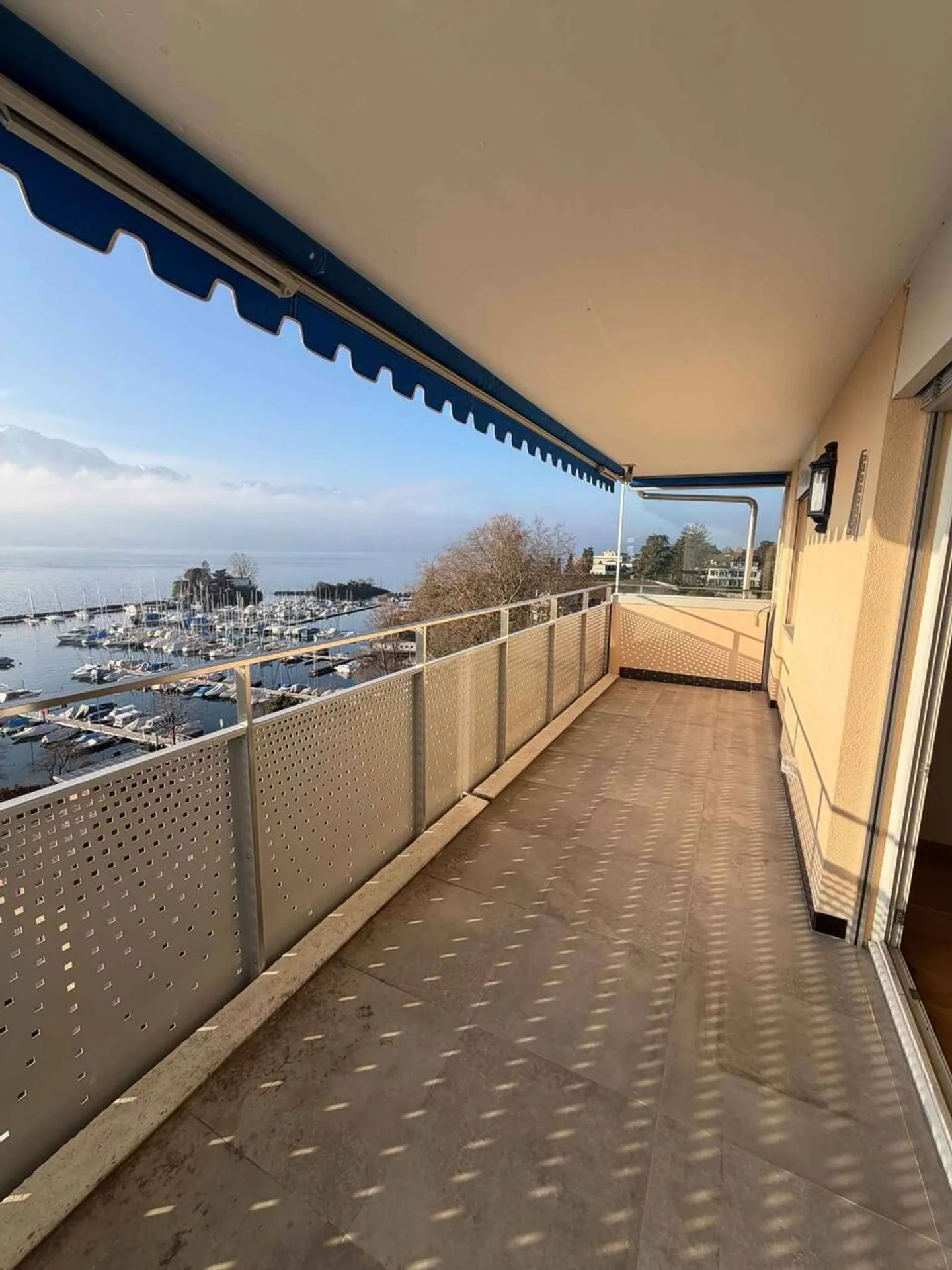 Splendido appartamento di 3,5 locali con vista mozzafiato a Clarens - Foto 3 di 7