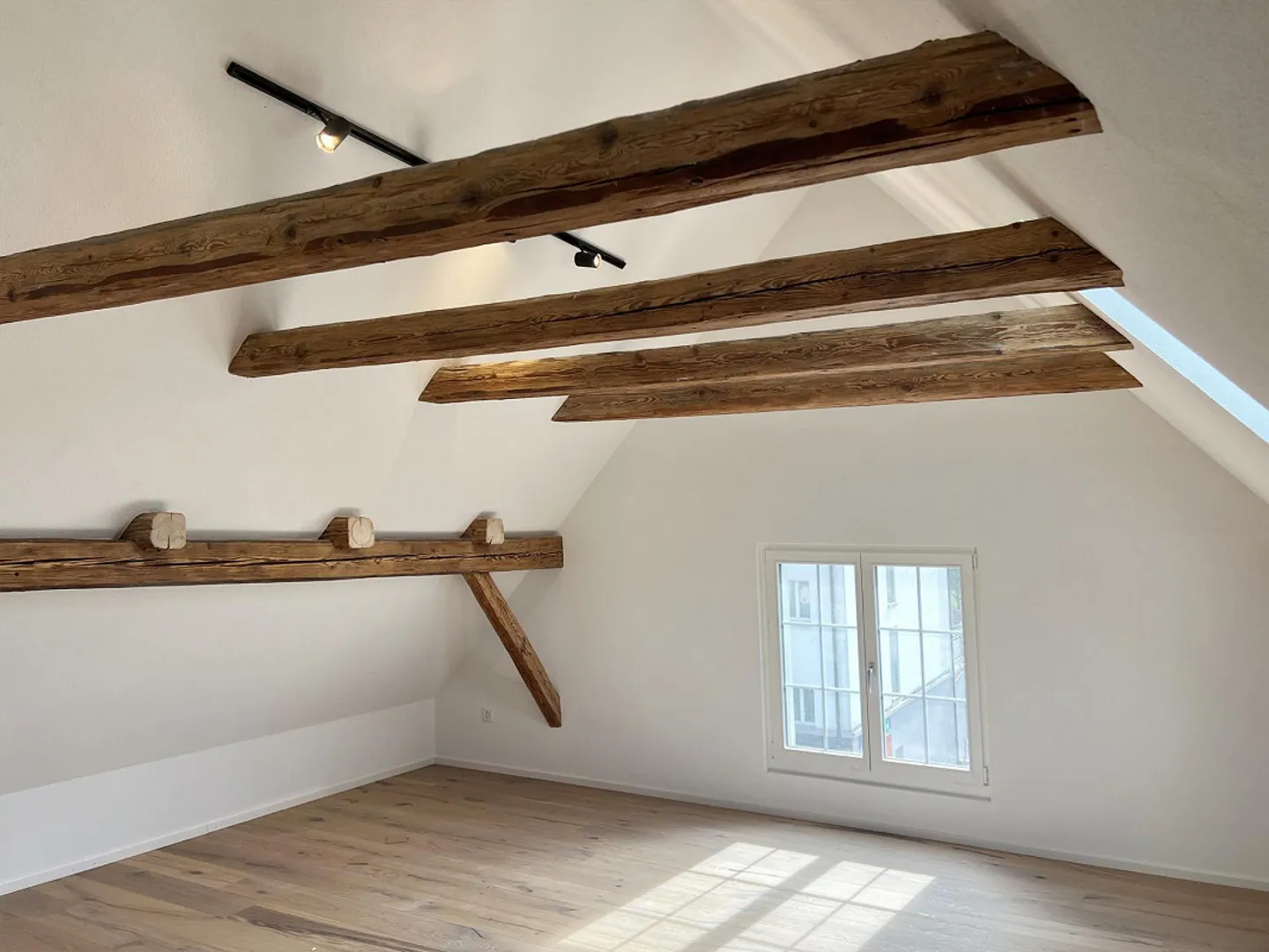 Appartement de style loft cool avec balcon et vue - Photo 10 sur 18