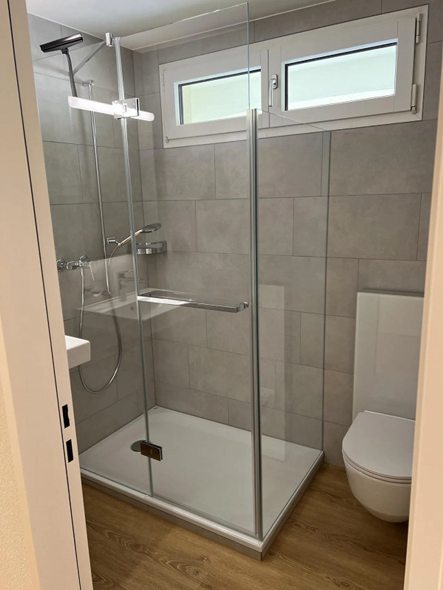 Beautiful 4-room apartment centrally located in Stansstad - Photo 3 of 8