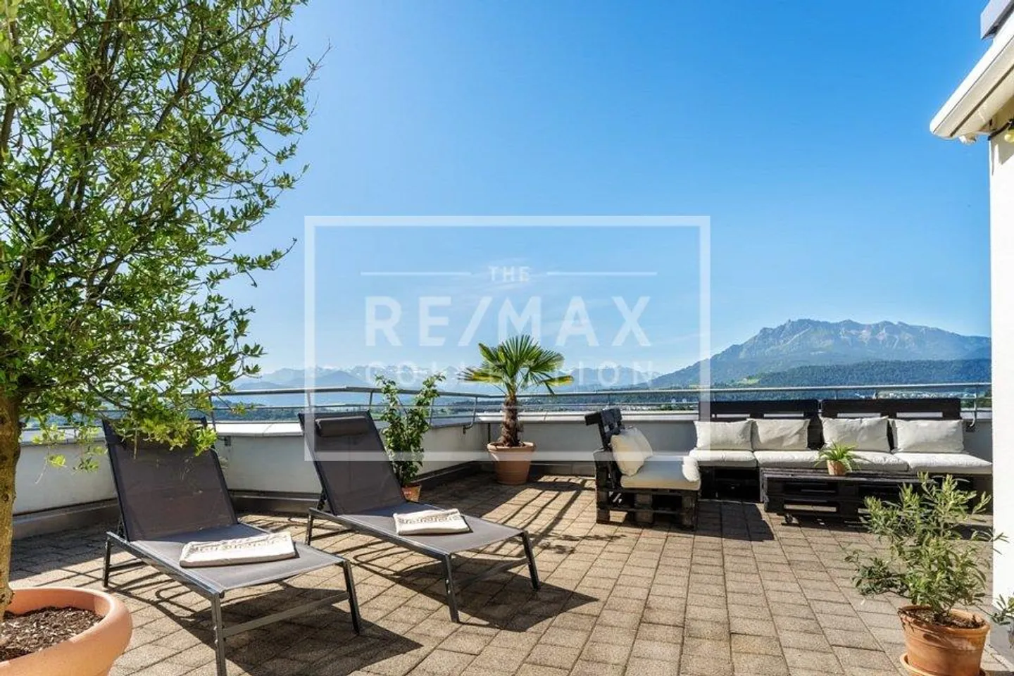 Appartement 4½ pièces modernisé avec une spectaculaire terrasse sur le toit - Photo 1 sur 13