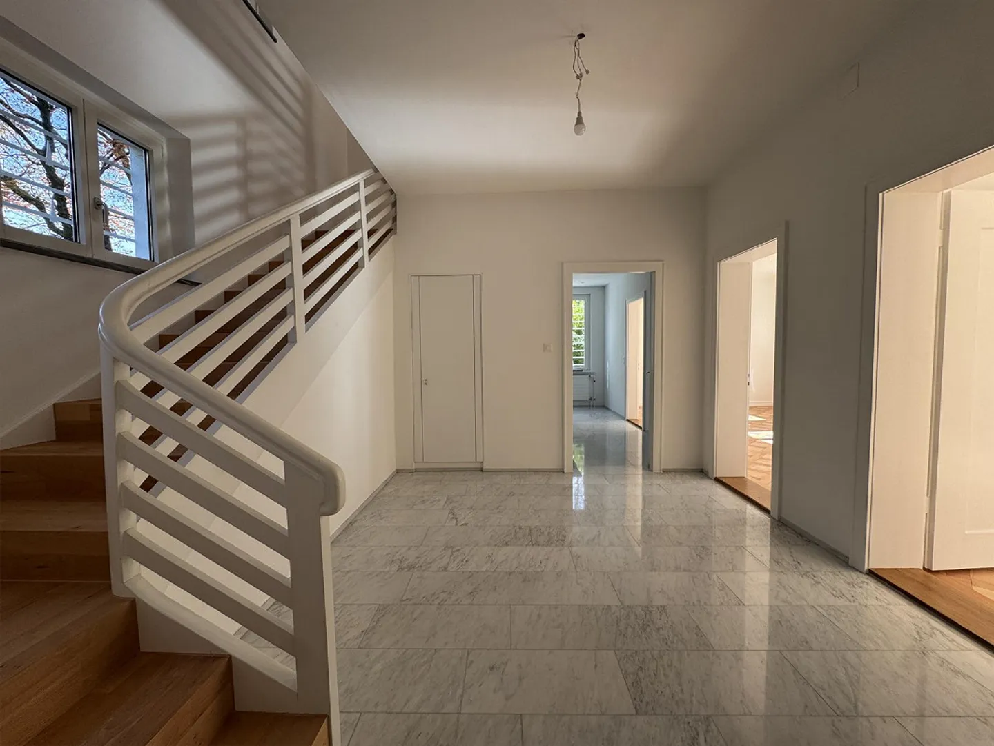 Maison résidentielle de 7½ pièces - Vieille villa (1928) dans une zone résidentielle haut de gamme - Photo 3 sur 29