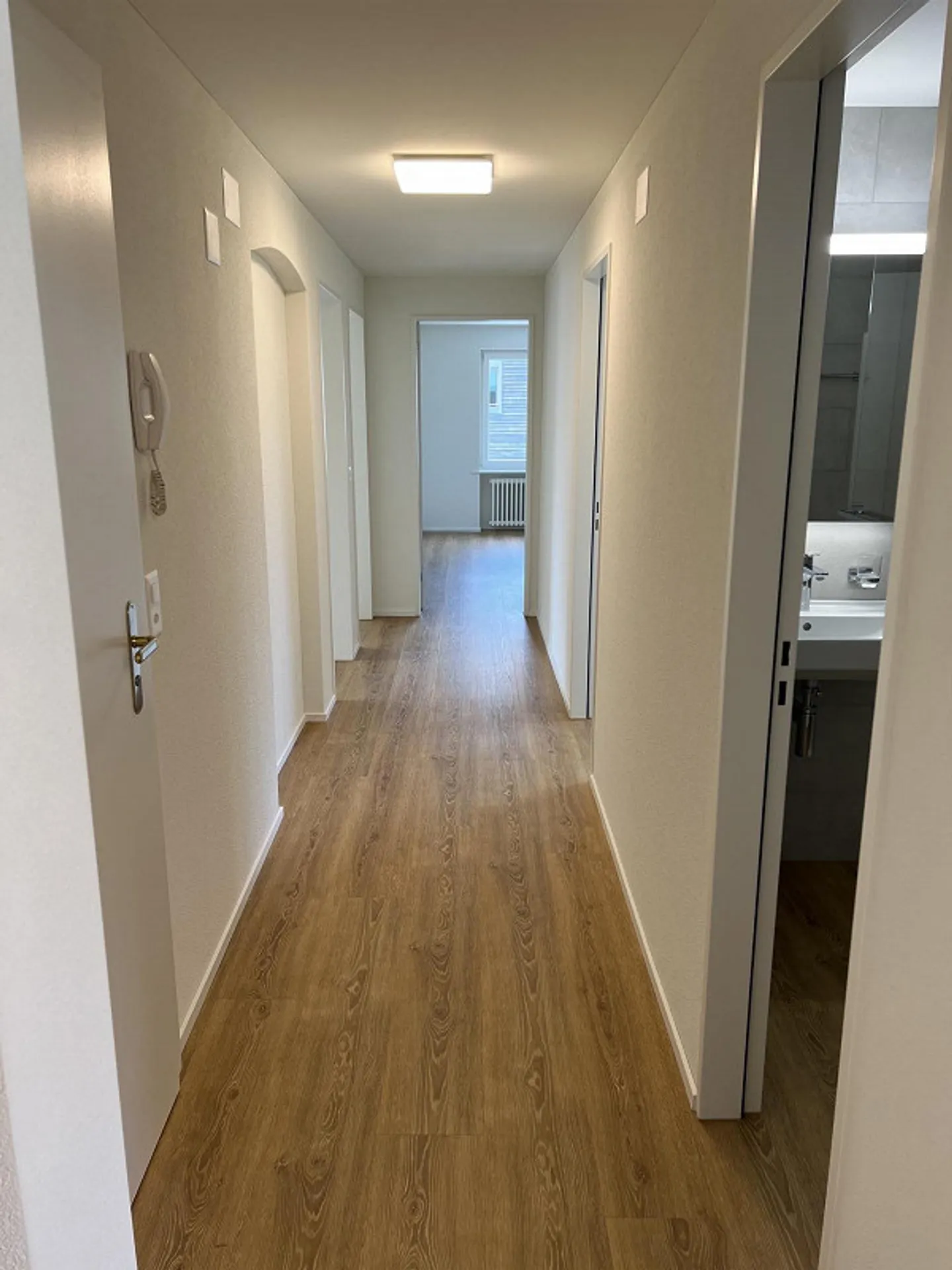 Beautiful 4-room apartment centrally located in Stansstad - Photo 4 of 8