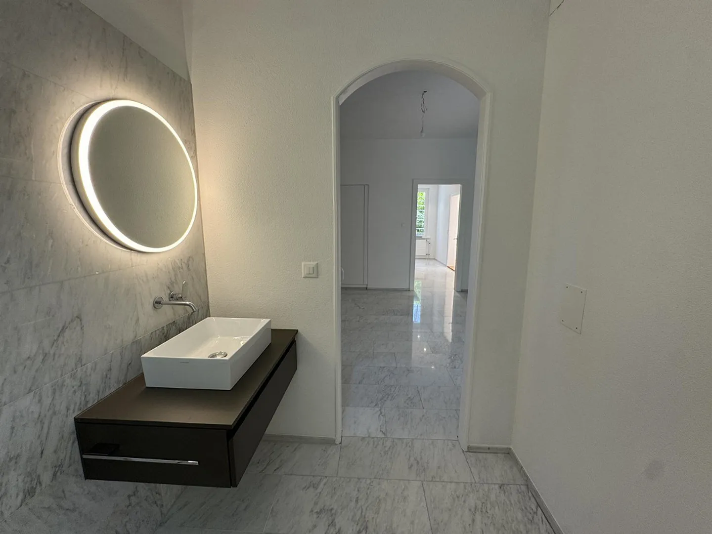 Maison résidentielle de 7½ pièces - Vieille villa (1928) dans une zone résidentielle haut de gamme - Photo 4 sur 29