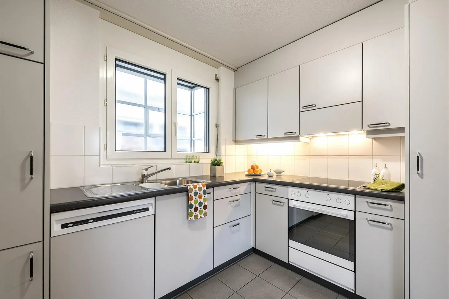 Grosse Dachterrasse mit Alpensicht - Ihr neues zu Hause wartet! - Foto 1 von 9