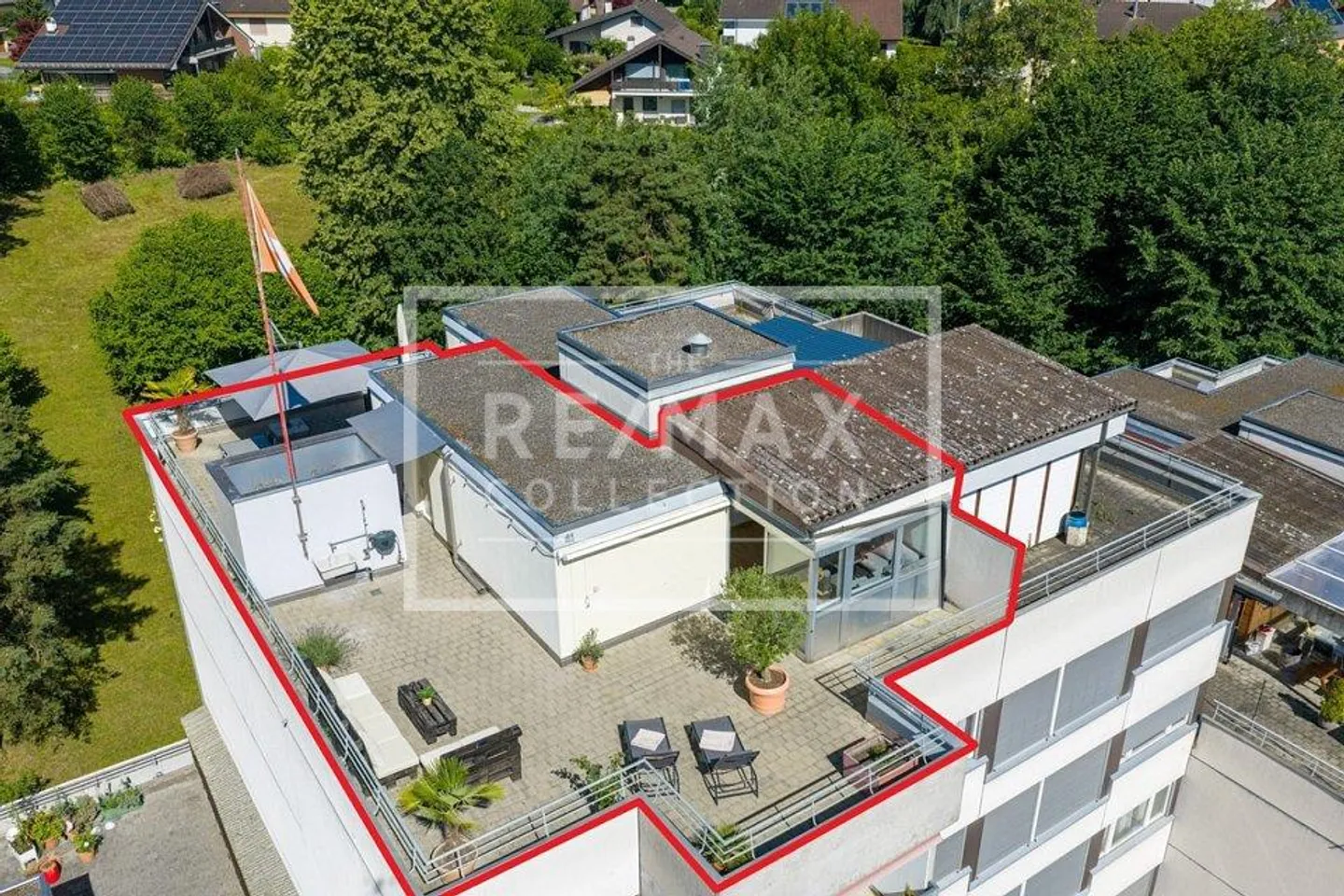 Appartement 4½ pièces modernisé avec une spectaculaire terrasse sur le toit - Photo 4 sur 13