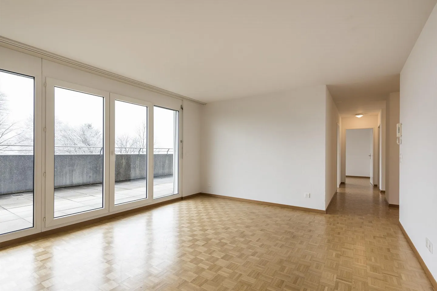 Grosse Dachterrasse mit Alpensicht - Ihr neues zu Hause wartet! - Foto 2 von 9