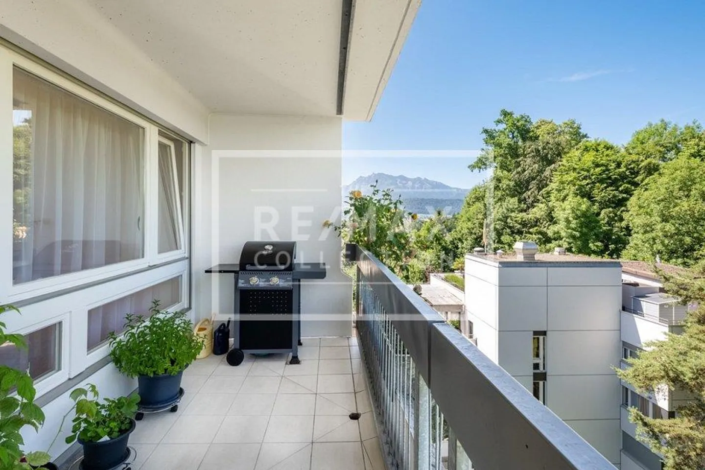 Appartement 4½ pièces modernisé avec une spectaculaire terrasse sur le toit - Photo 8 sur 13