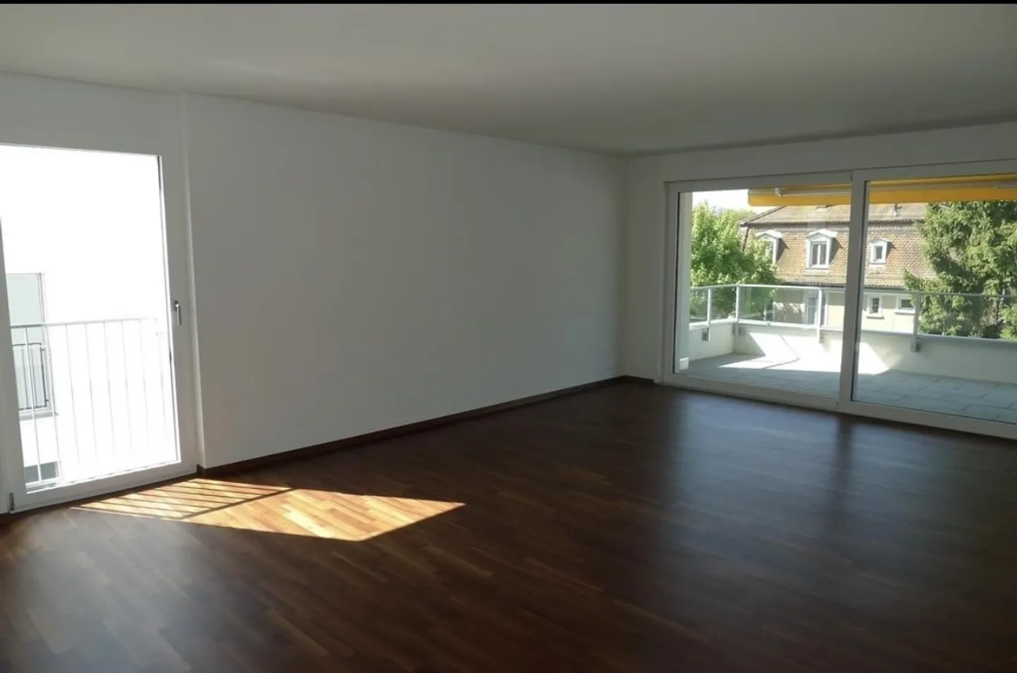 Appartement moderne 3.5 pièces 97qm (construit en 2014) près de Klusplatz - Photo 1 sur 9