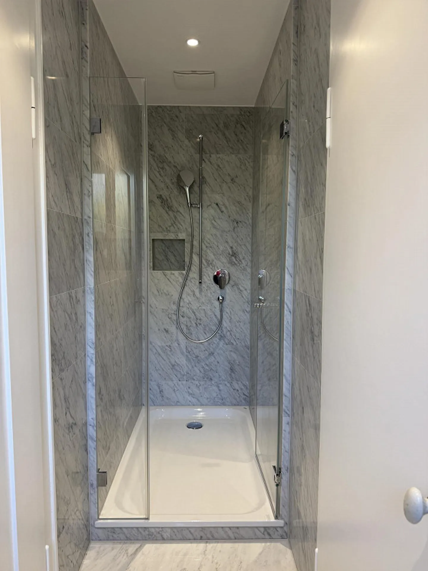 Maison résidentielle de 7½ pièces - Vieille villa (1928) dans une zone résidentielle haut de gamme - Photo 14 sur 29