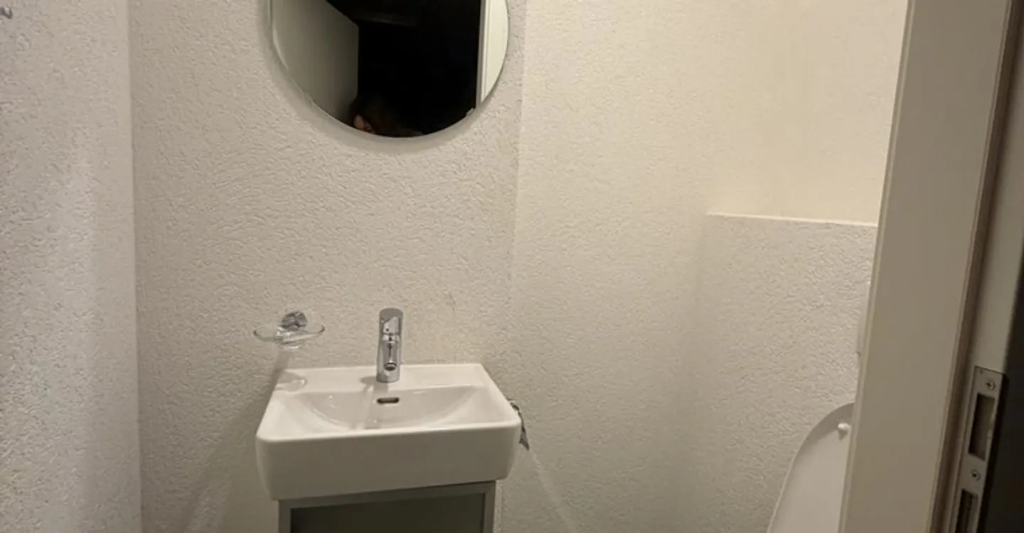 Aussergewöhnlicher Büroraum mit Seeblick - Foto 5 von 5