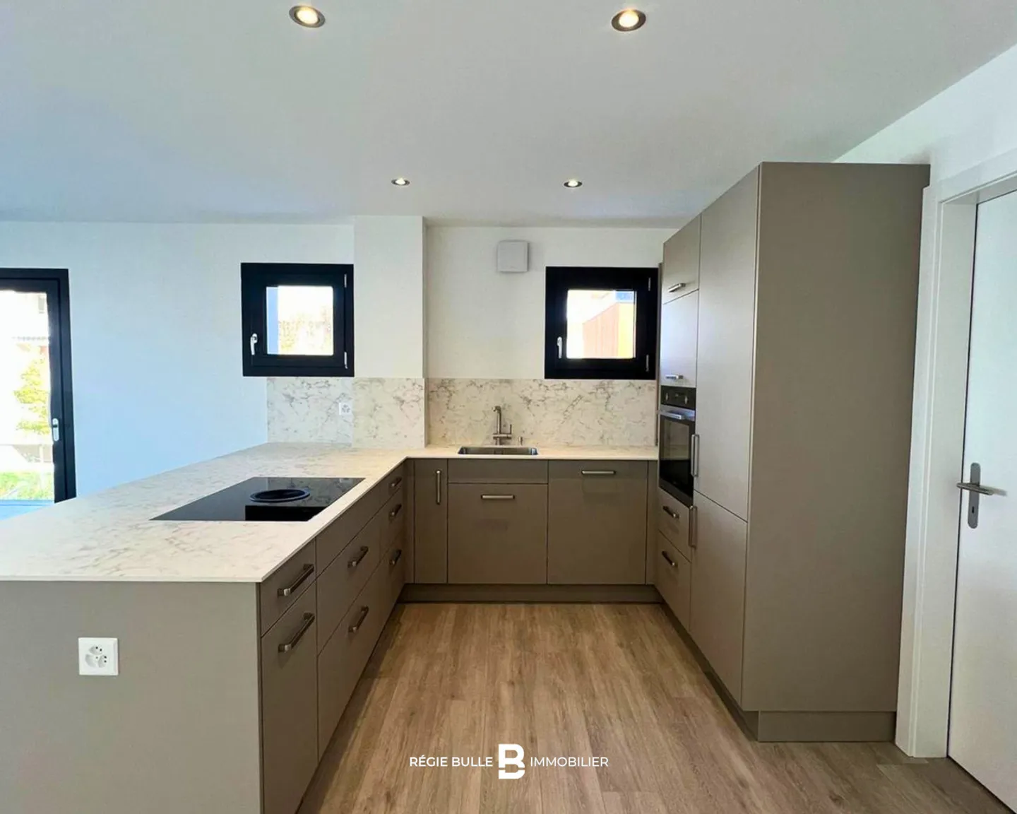 Broc - Très bel appartement de 3.5 pièces à louer - Photo 3 sur 6