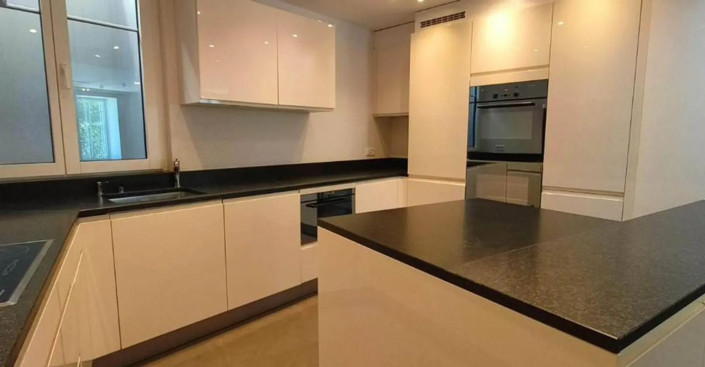 MONTREUX FACING THE QUAYS! EXCEPTIONAL CONTEMPORARY APARTMENT - 4.5 - Photo 4 of 11
