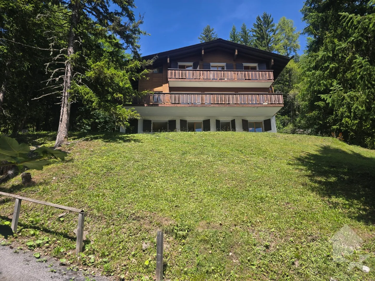 Grande chalet con 2 appartamenti indipendenti - Foto 30 di 35
