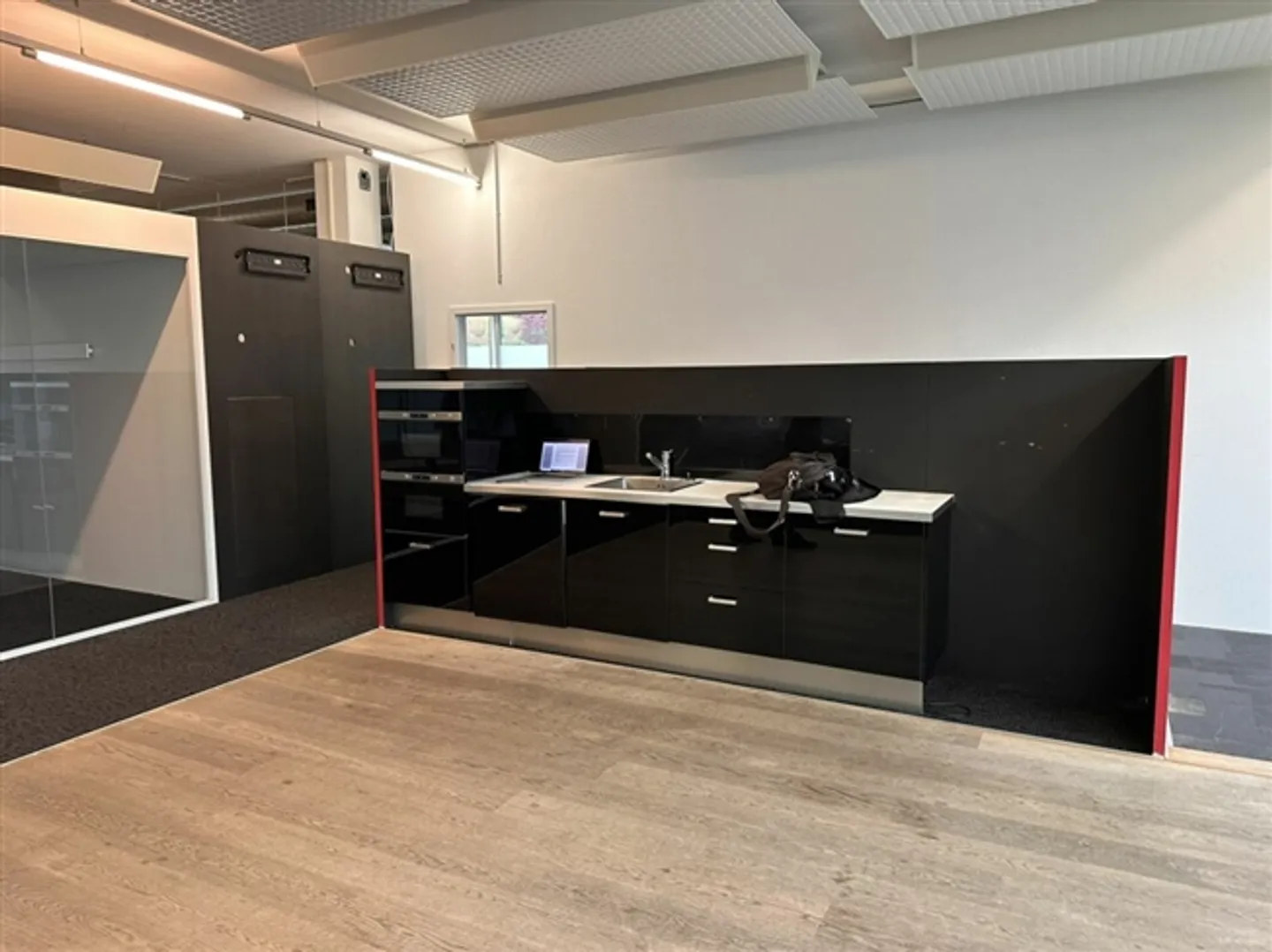 Commercial Spaces in an Ideal Location - Photo 5 of 13