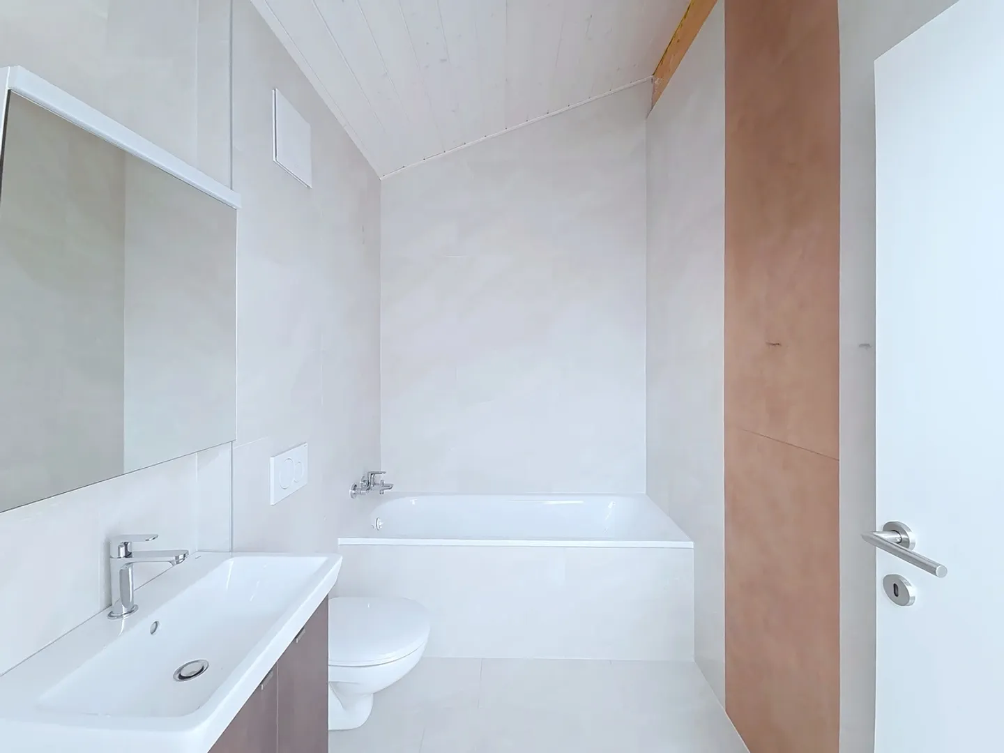 5.5 Room House - Photo 8 of 13