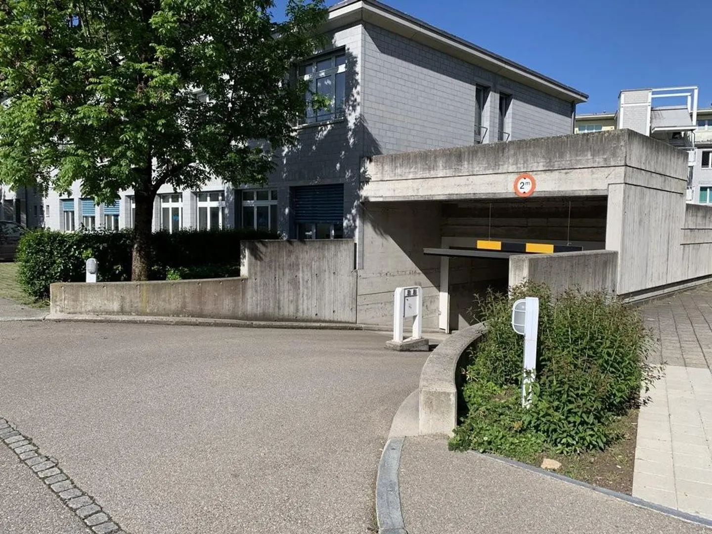 Double parking space for rent in Männedorf! - Photo 1 of 2
