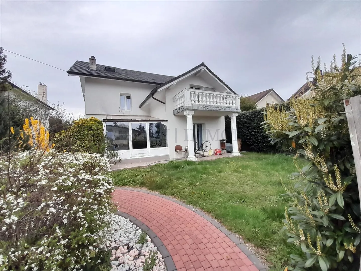 Exclusivité ! Immeuble locatif avec 6 appartements - Photo 1 sur 8