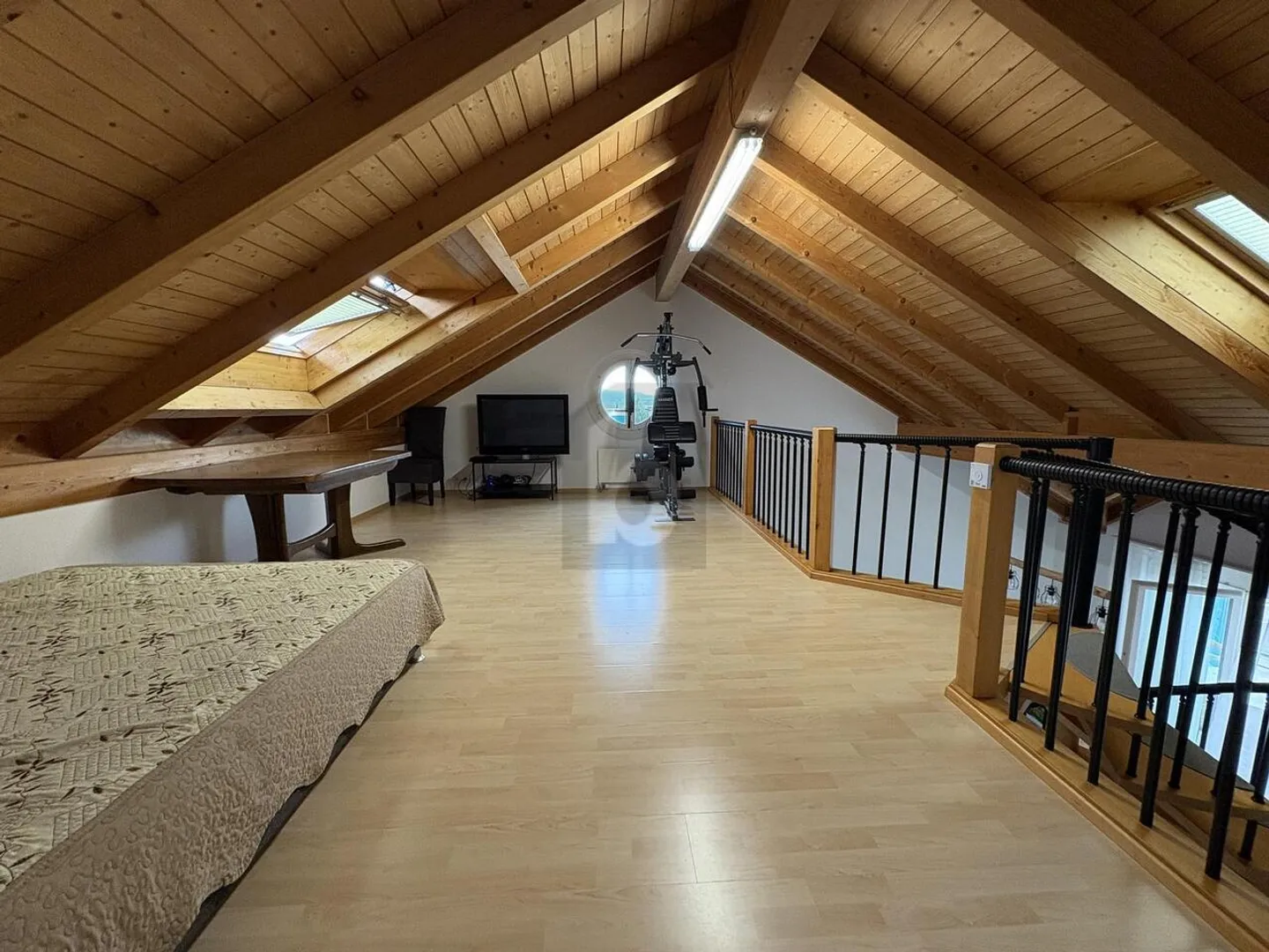 VIVRE SPACIEUSEMENT DANS UN ENDROIT FAMILIAL - Photo 5 sur 6