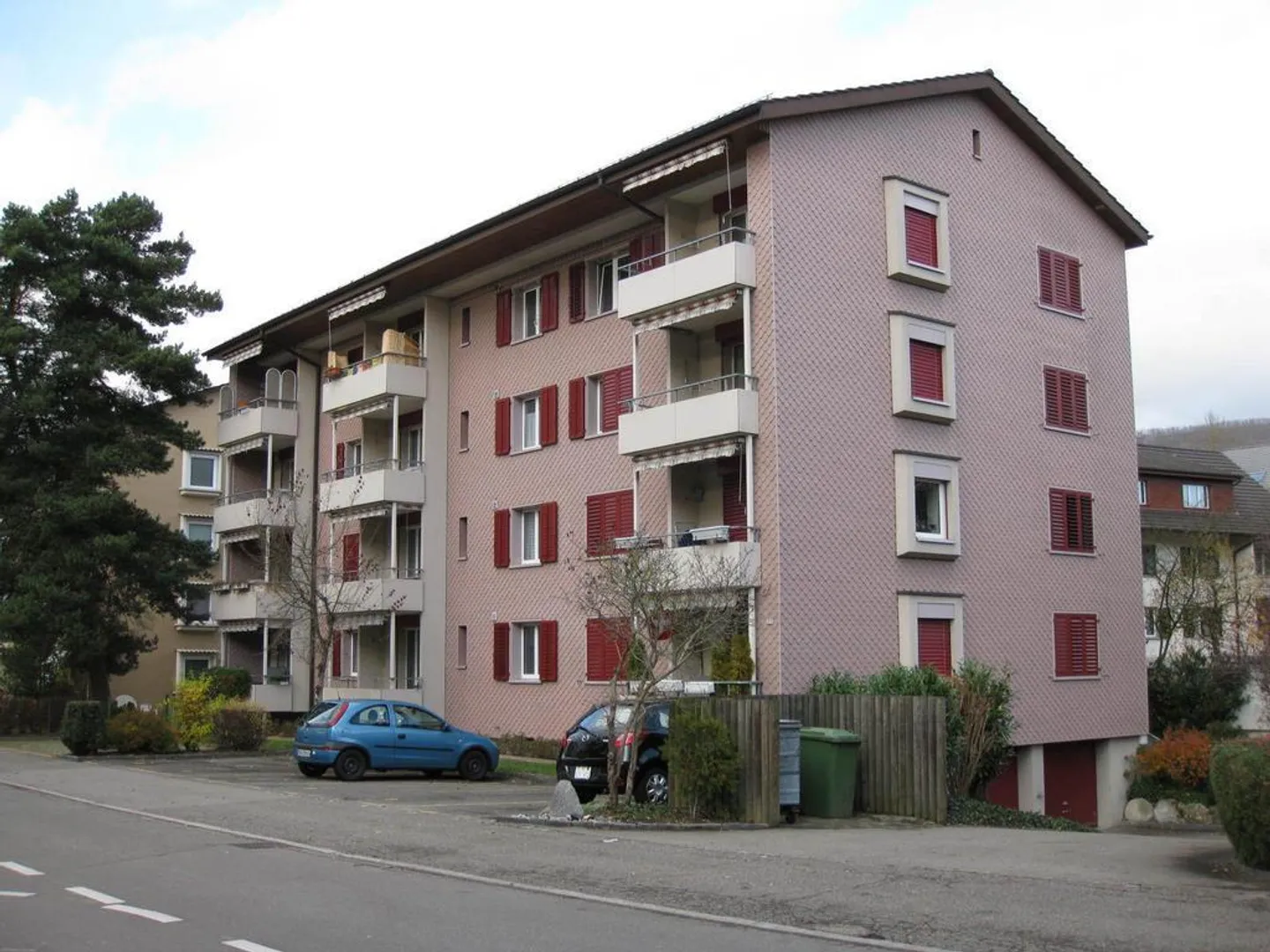 Luminoso appartamento di 3 stanze a Wettingen - Foto 1 di 9