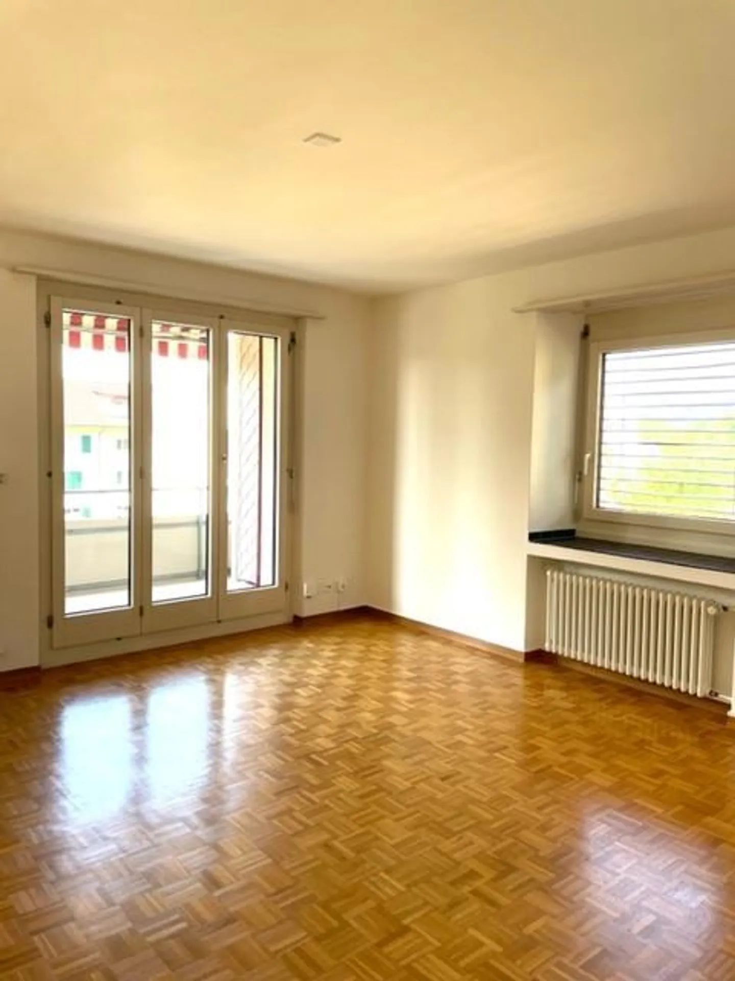 Luminoso appartamento di 3 stanze a Wettingen - Foto 5 di 9