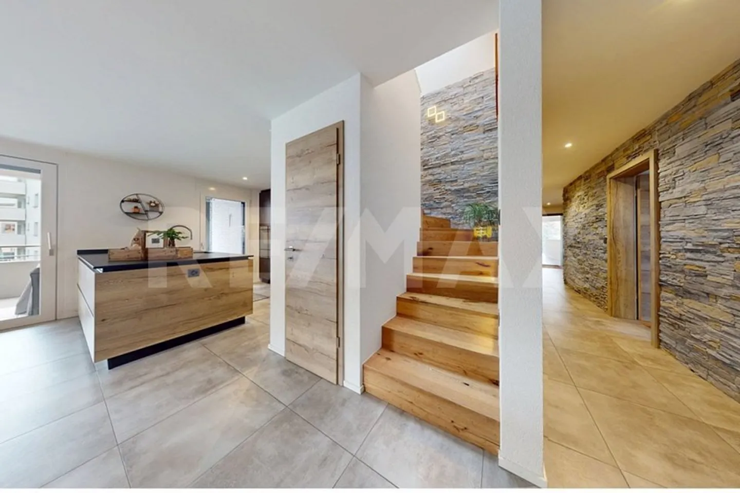 Exceptional duplex in the heart of Broc / RE/MAX Exclusivity - Photo 6 of 7
