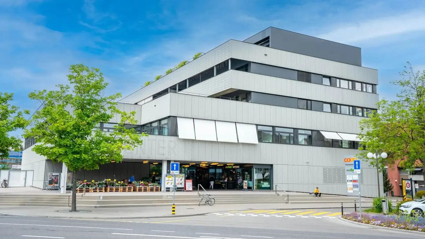 Commercial à louer, Adlerstrasse 1, à Dübendorf, Suisse - Photo 4 sur 13