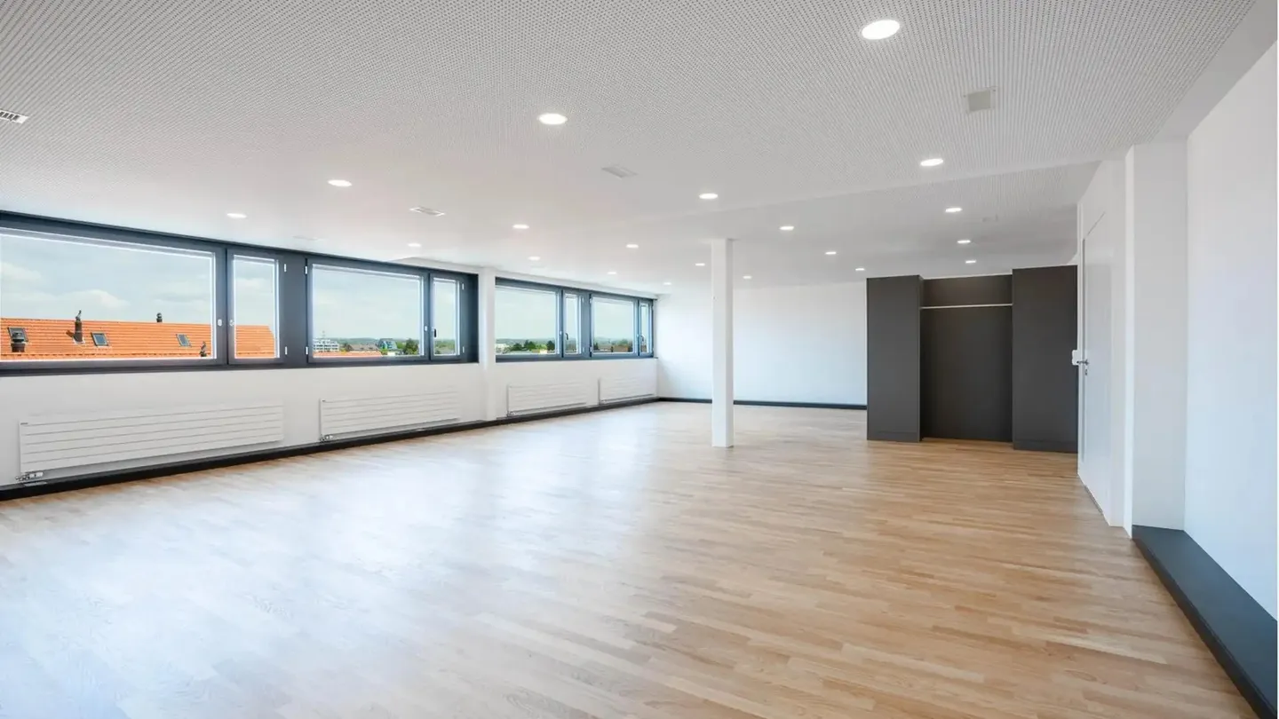 Commercial à louer, Adlerstrasse 1, à Dübendorf, Suisse - Photo 12 sur 13