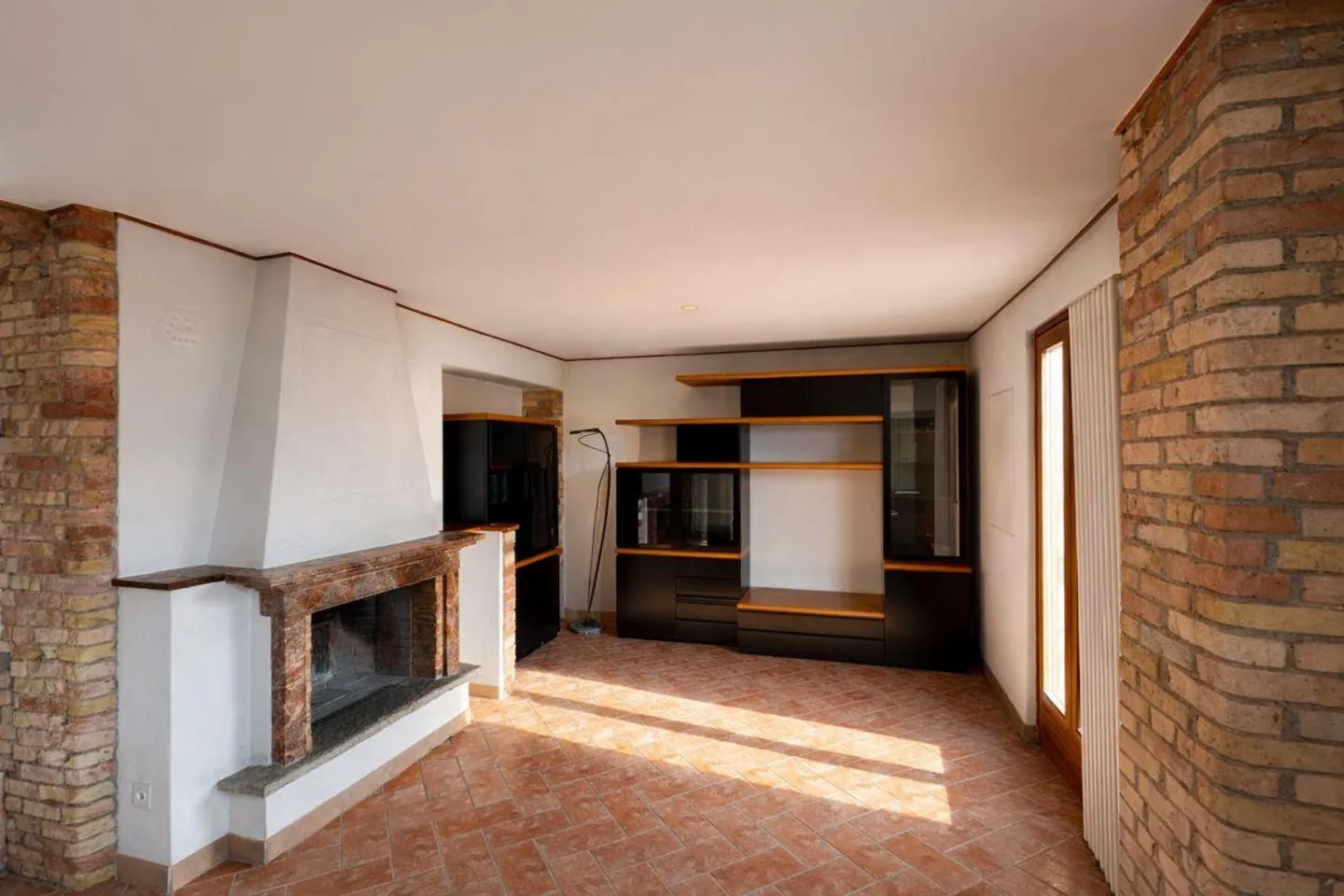 Appartement caractéristique de 2,5 pièces dans une zone desservie - Photo 5 sur 13