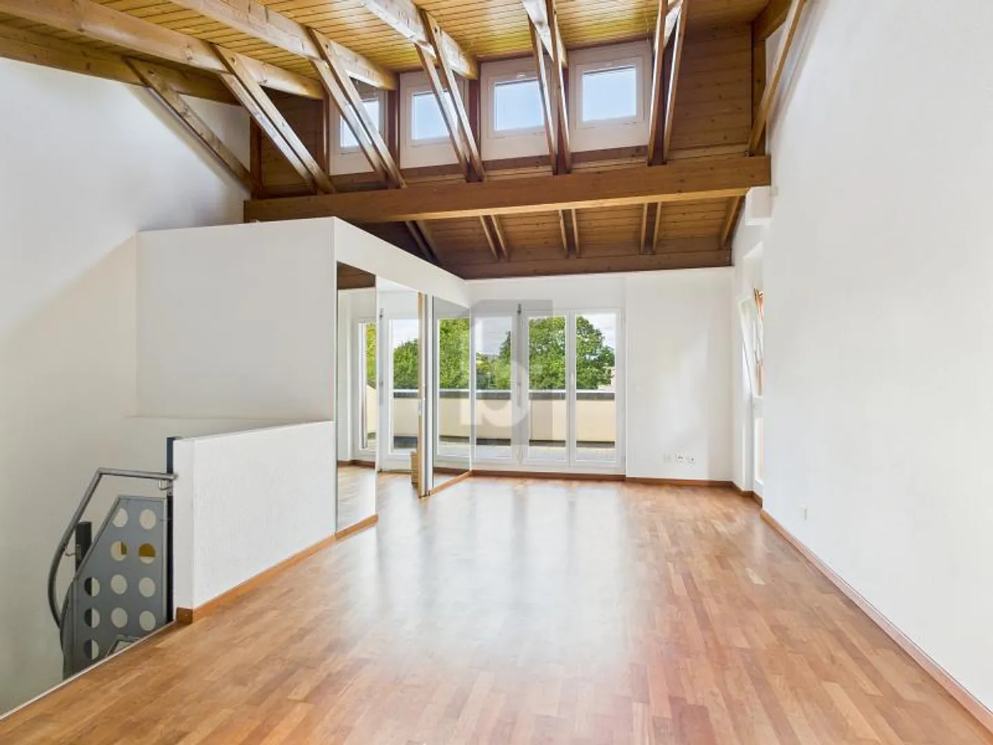 5.5 Room House - Photo 4 of 6