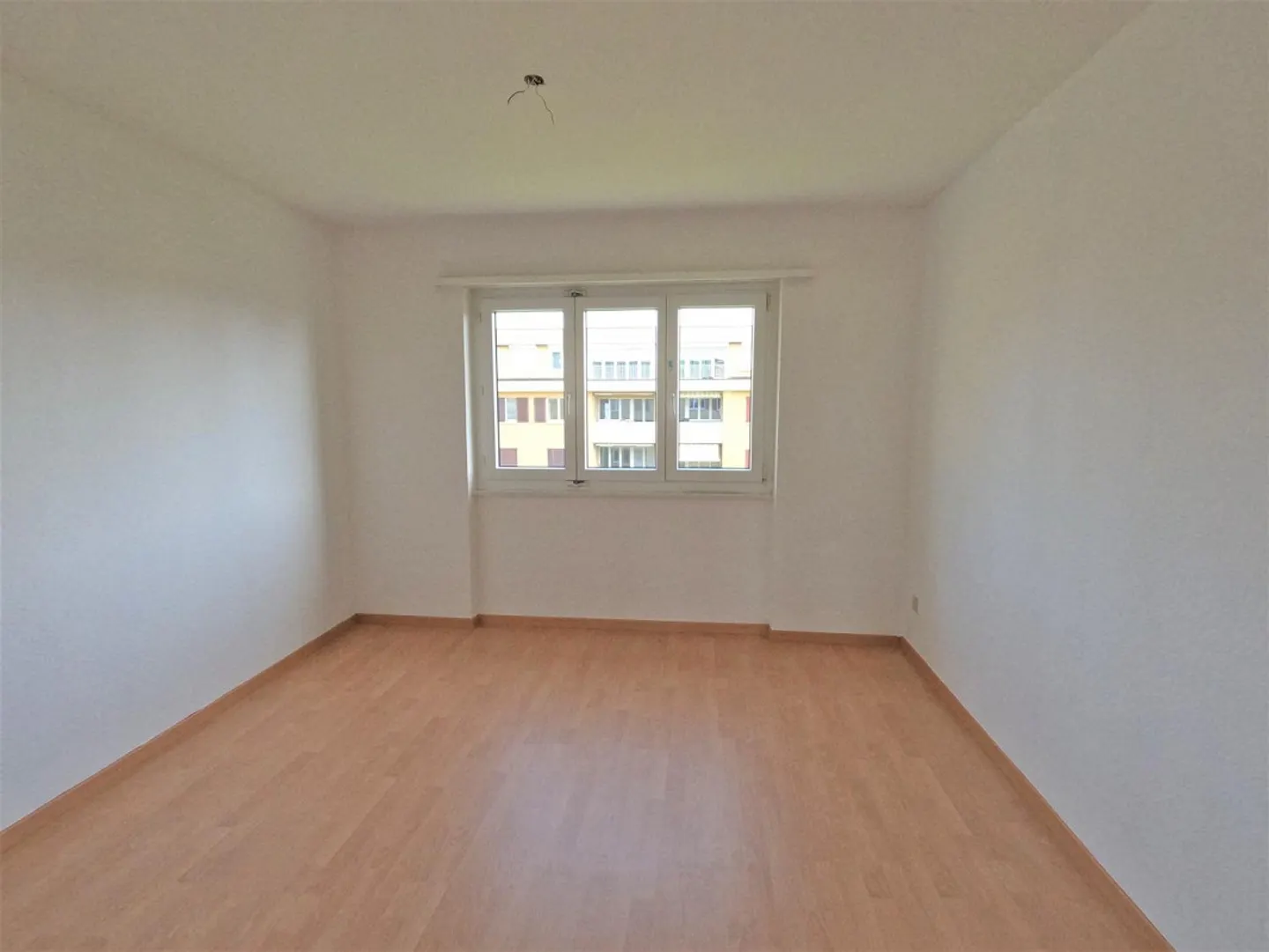 Your new home with lots of charm - Photo 5 of 9