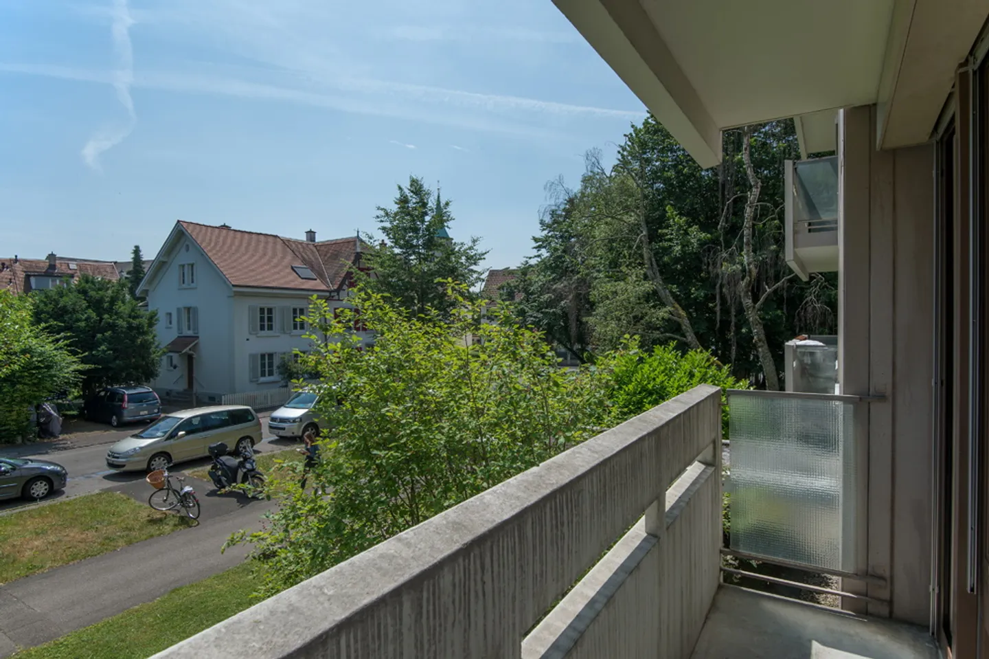 Cozy Living in a Central Yet Quiet Location - Photo 4 of 6