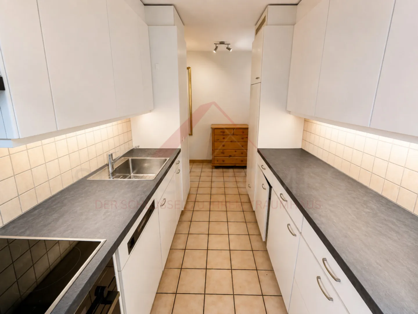4.5-Room Apartment with Mountain Panorama, Two Balconies & Swedish Stove in Frutigen - Photo 6 of 17