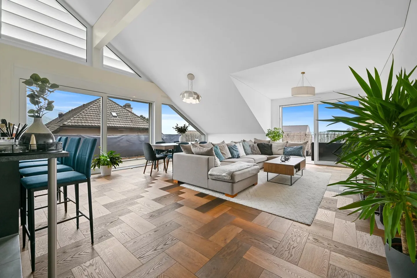 Beeindruckendes Penthouse mit Terrasse - Foto 1 von 13