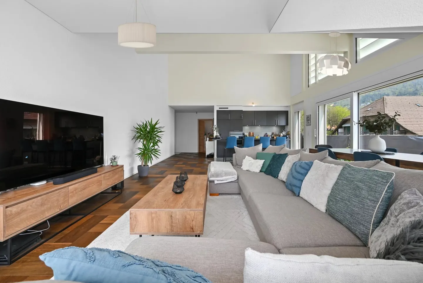 Beeindruckendes Penthouse mit Terrasse - Foto 4 von 13