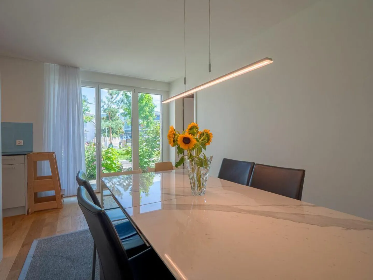 Vivere con giardino: nuovo appartamento di 4,5 stanze in posizione privilegiata - Foto 5 di 12