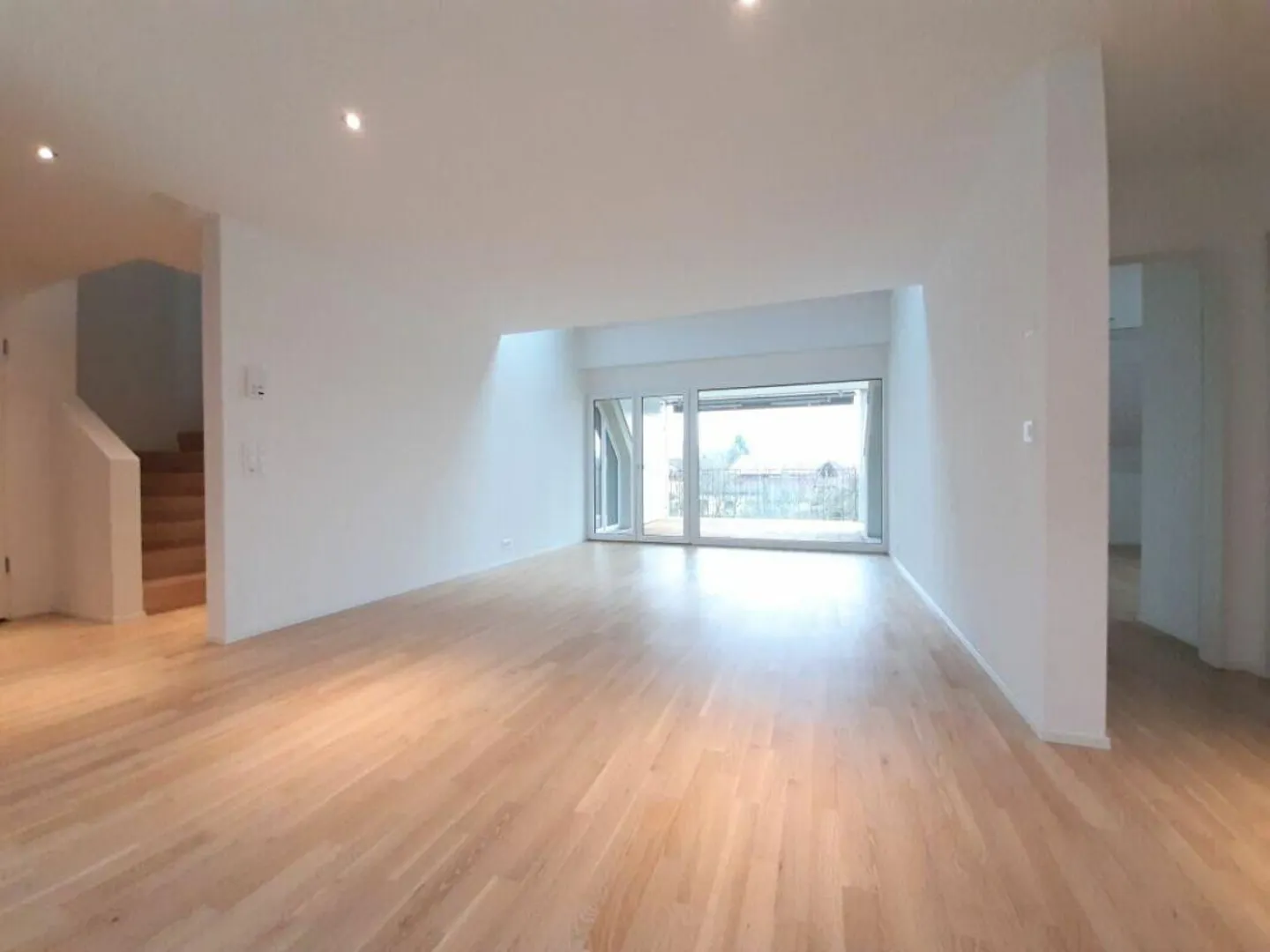 Grosszügige 4.5-Zimmer-Dachwohnung im Zentrum von Madiswil - Foto 5 von 8