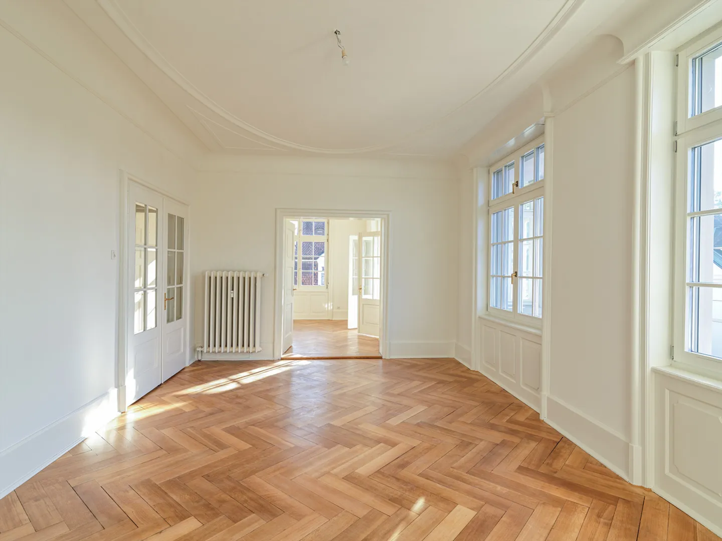 Stylish old building classic in Gellert - Photo 2 of 13