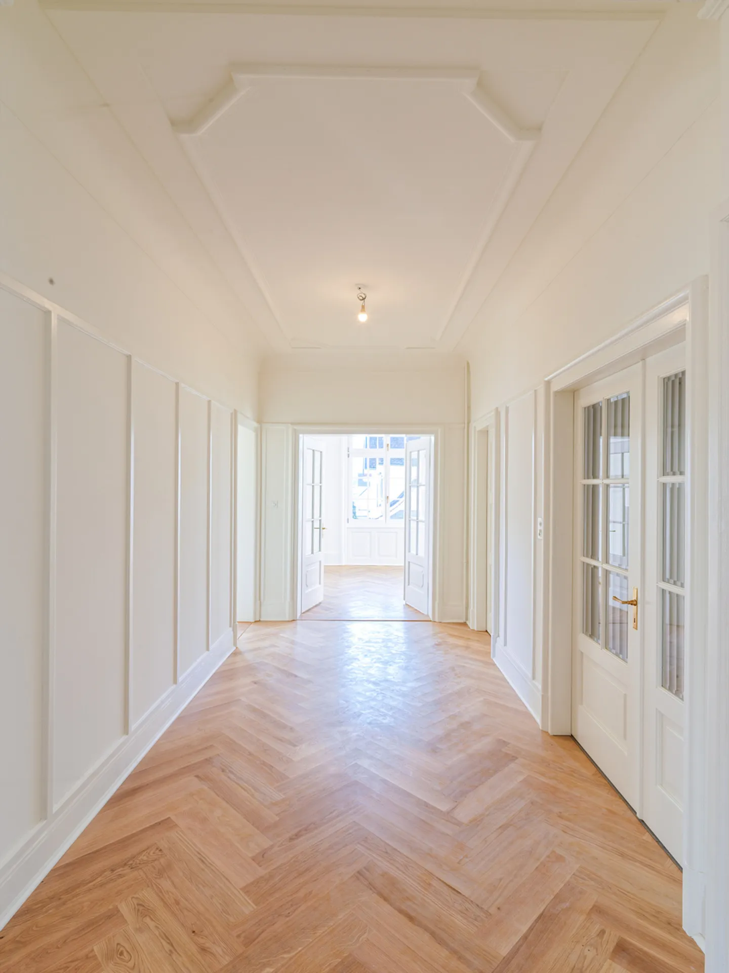 Stylish old building classic in Gellert - Photo 3 of 13