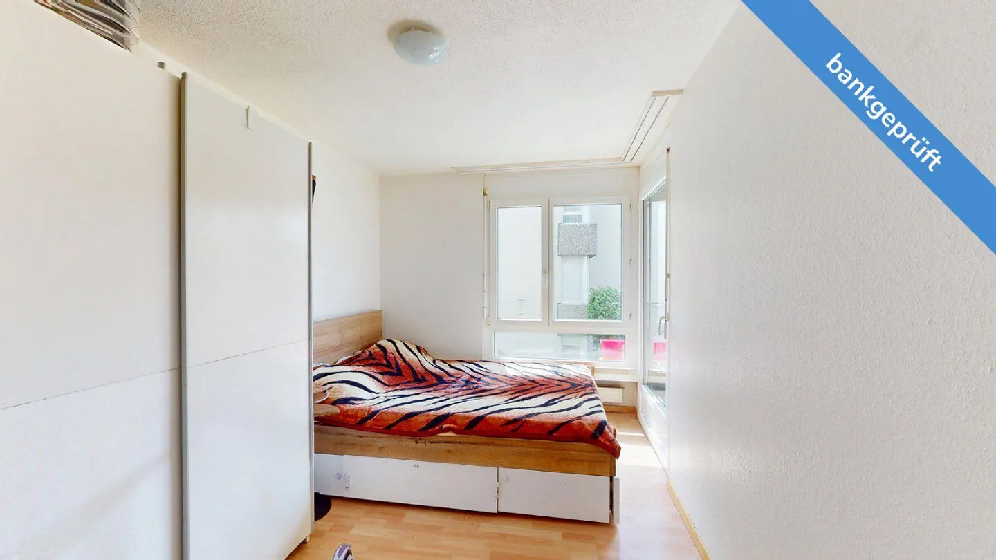 AgentSelly - Bright 5.5-room apartment with great potential - Photo 5 of 13