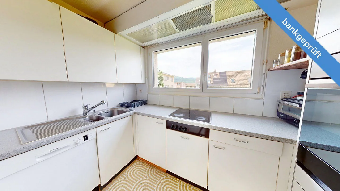 AgentSelly - Bright 5.5-room apartment with great potential - Photo 7 of 13