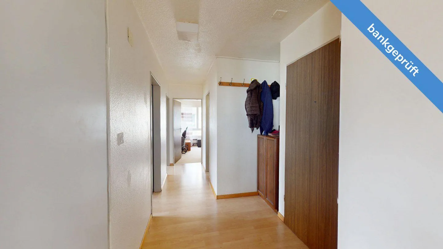 AgentSelly - Bright 5.5-room apartment with great potential - Photo 6 of 13