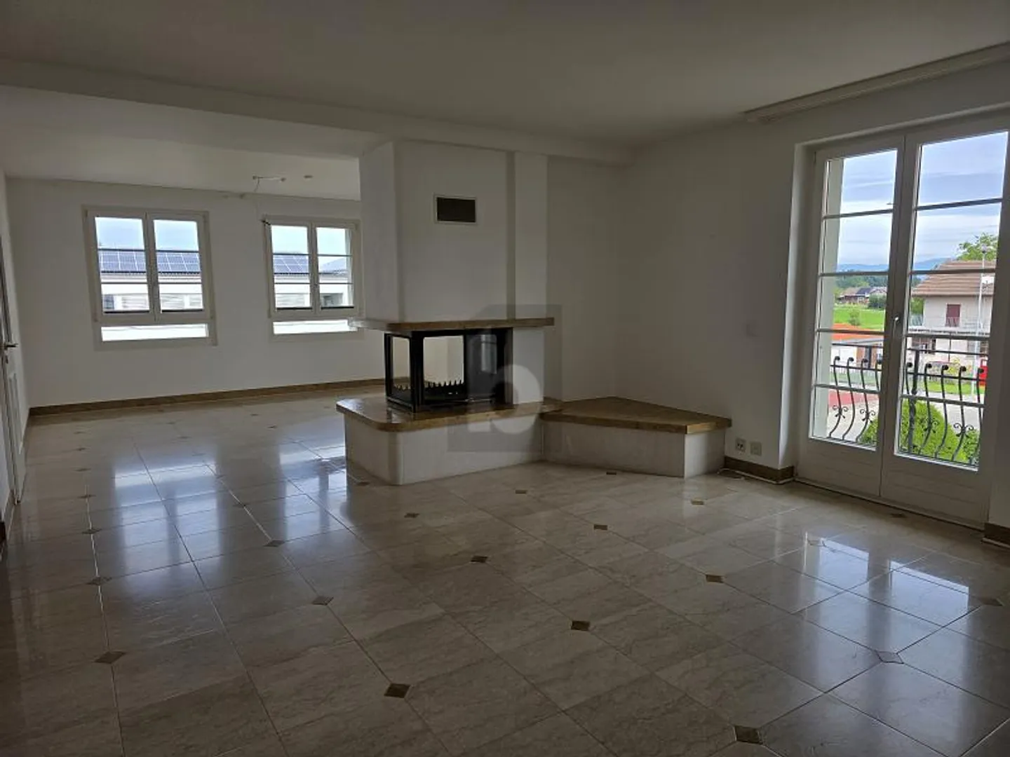 IMMEUBLE RÉSIDENTIEL AVEC PARCELLE CONSTRUCTIBLE - Foto 3 di 6