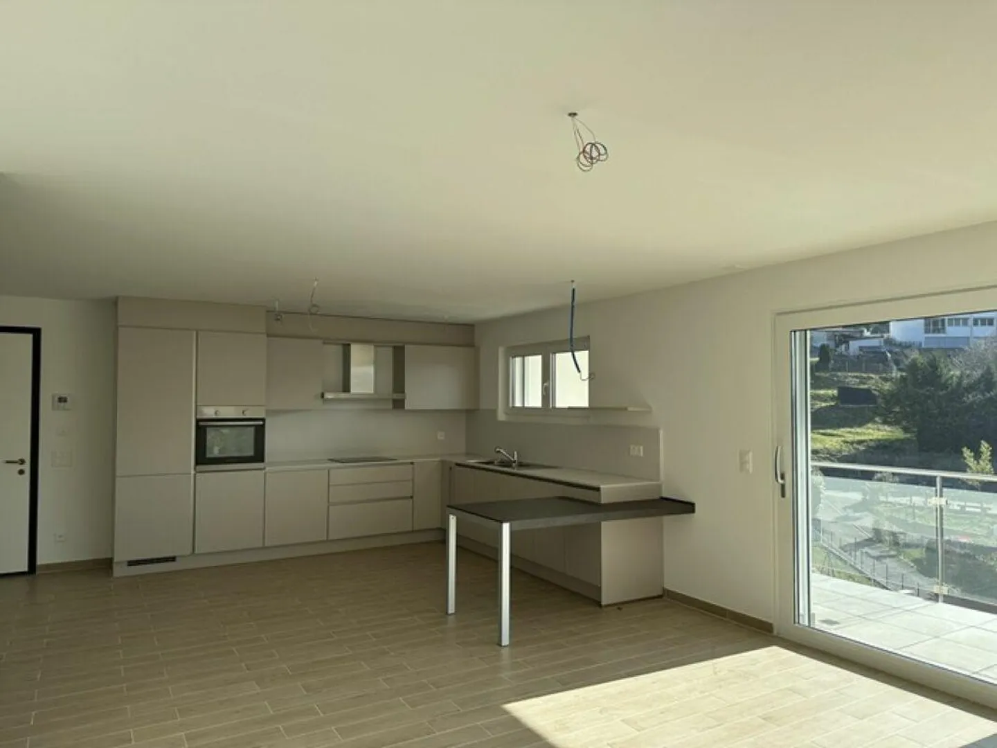 Modernes und helles 3,5-Zimmer-Apartment mit privatem Garten und großer Terrasse - Foto 7 von 14